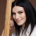 Laura Pausini graba canción de Bad Bunny: “Me enamoré al instante… así que la canté”